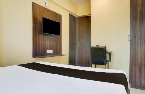 Aundh Hotel | Super Collection O Veerbhadra Nagar Baner