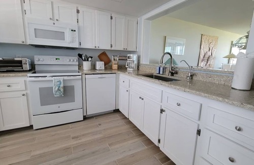 Sanibel Condominio | Super Comfortable Loggerhead Cay Condo with Fabulous Gulf View!