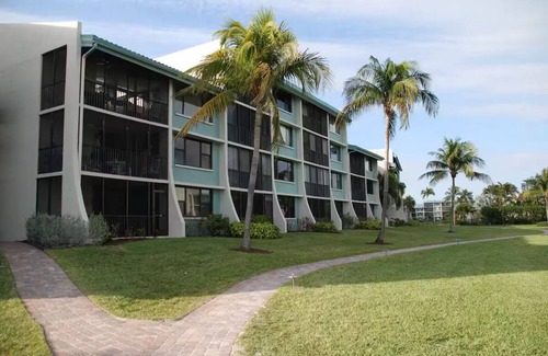 Sanibel Condominio | Super Comfortable Loggerhead Cay Condo with Fabulous Gulf View!
