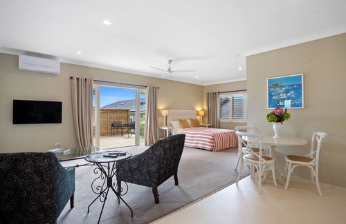 Katikati Cabaña | Super-comfortable, rural studio/cottage accommodation near Waihi Beach