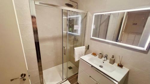 El Ejido Apartamento | Super Comfy and Homey 4BR Apartment Peachy Stays