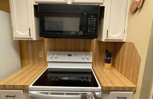 Katy Casa | Super Cozy 4 Bedroom by Premier Host - Sleeps 10