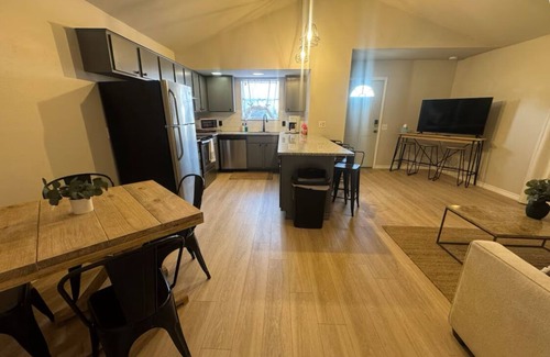 Fort Worth Casa | Super cute,2 bed2 bath, TCU Dickies,Cultural District,& close to all Hospitals