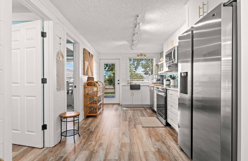 Holiday Beach Casa | Super Cute 2BR 2BA bungalow