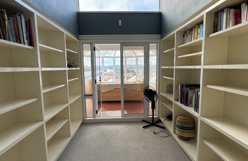 Wellington Casa | Super large seaview house