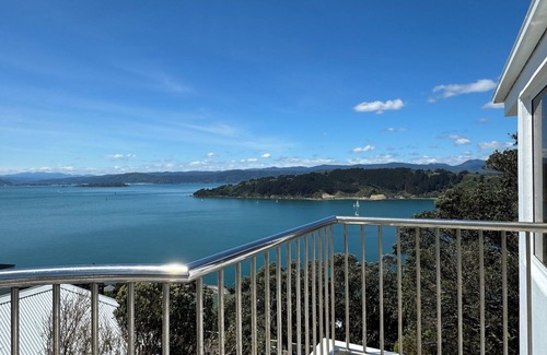 Wellington Casa | Super large seaview house
