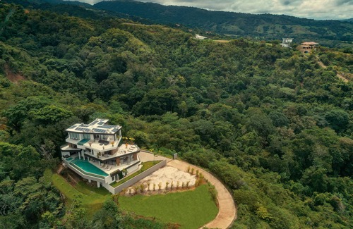 Playa Hermosa Villa | Ultra Lux Smart Home in the Jungle