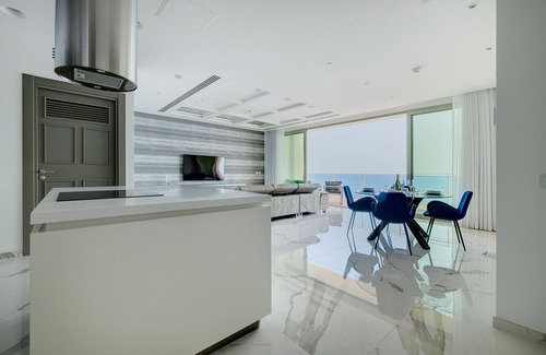 Sliema Apartamento | Super Luxury Apt in Tigne Point, Amazing Sea Views