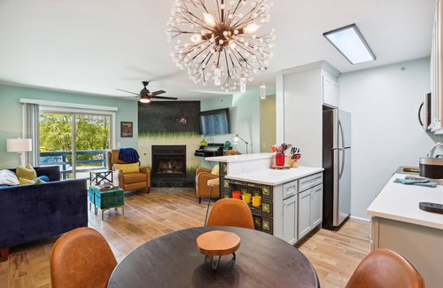 Timberline Condominio | Super short walk to the lifts at Timberline Mountain! Welcome Slopeside C102!