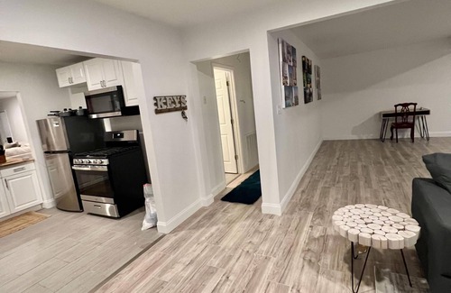 Shreveport Casa | Super Spacious 3 Bedroom House, w/2 Living Rooms and Close to Everything