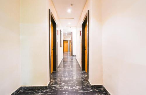 Khattalwada Hotel | Super Townhouse Near Marine Drive