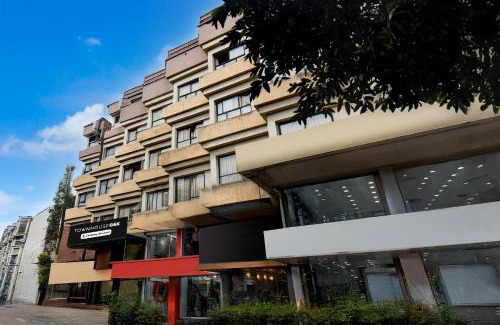 Pune Hotel | Super Townhouse Oak Sinhgad Road Crossway Formerly Popular Hotel