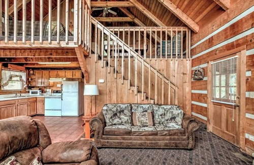 Gatlinburg - Pigeon Forge Cabina | Vistas increíbles, 1 cama + loft / 2 dormitorios, cabaña de troncos de Smoky Mountain, bañera de hidromasaje, mesa de billar