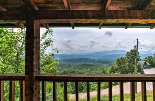 Gatlinburg - Pigeon Forge Casa | Super View,Smoky Mtn Log Cabin,Pool Table,Hot Tub