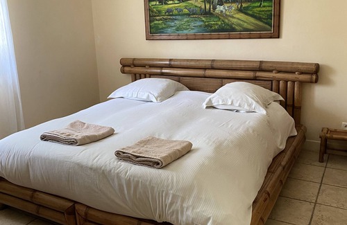 Mas-Blanc-des-Alpilles Otro | Superb 250 m2 Provencal farmhouse for rent