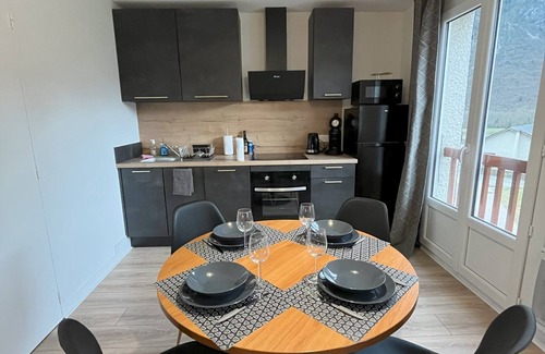 Bielle Apartamento | Superb 2-room apartment with mountain views and indoor pool