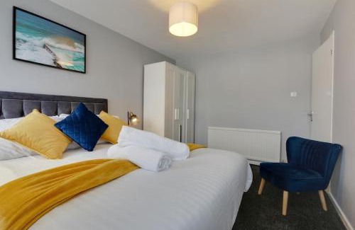 Handsworth Casa | Superb 3 bed house, homely comforts close to supermarkets, with private parking on gated premise