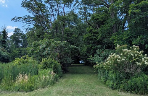 Chautauqua County Casa | Superb 3-bedroom, 2 bath house on lake erie. 2 min drive to Barcelona Harbor!