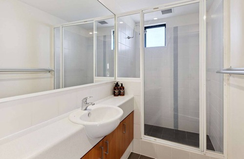 Ascot Apartamento | Superb 3BR riverside apartment with views in resort complex