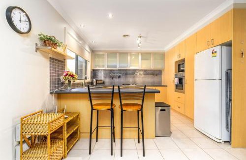 Gungahlin Casa | Superb 3BR Townhouse near Town Centre - Hosted by Canstay