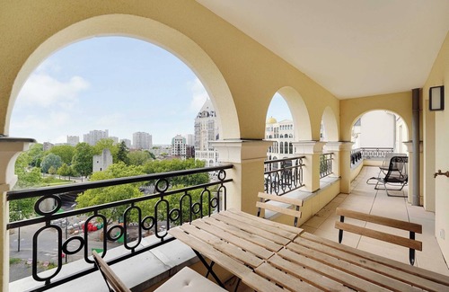 Puteaux Apartamento | Superb 3BR with Terraces – Puteaux La Défense