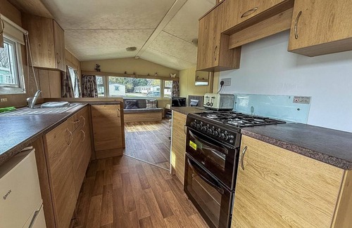 Skegness Casa | Superb 8 berth caravan at Southview Holiday Park near Skegness ref 33027TC