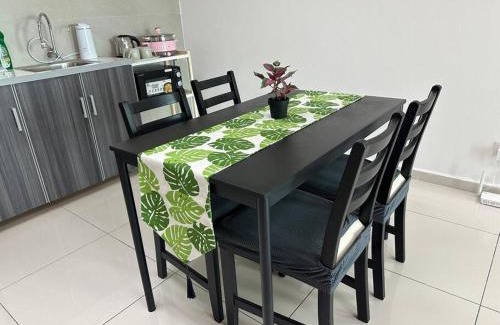 Bayan Lepas Apartamento | Superb Airport 2BR Suite# Straits Intl# MsgChair