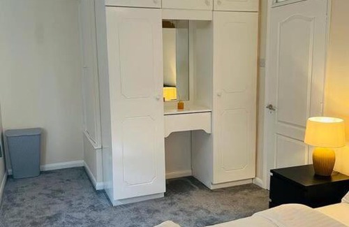 River Apartamento | Superb and Comfortable 3BD Home in Dagenham