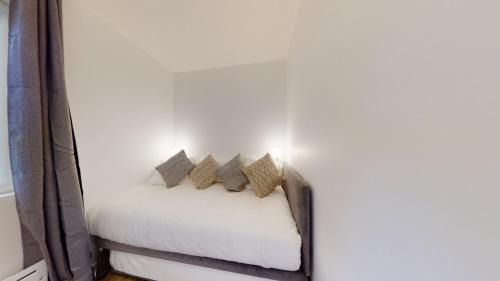 Flandres Apartamento | Superb and Cosy 2BR Apt In The Heart Of Paris ! 3P