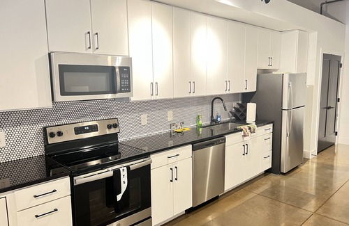 Payne-Logan Apartamento | Superb apartment downtown w/ outdoor amenities