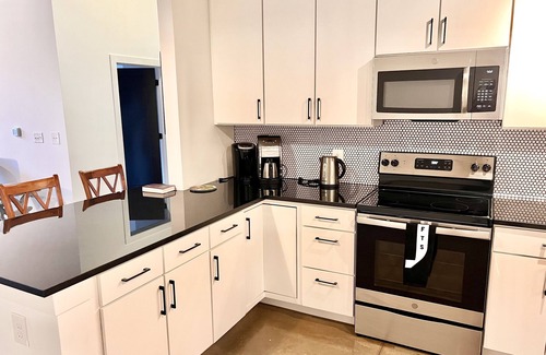 Payne-Logan Apartamento | Superb apartment downtown w/ outdoor amenities