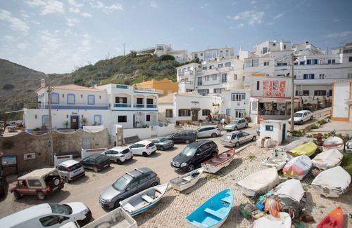Burgau Apartamento | ESTUPENDO APARTAMENTO CON WI-FI GRATUITO, BALCÓN, PISCINA COMPARTIDA Y PASEO CORTO A LA PLAYA.