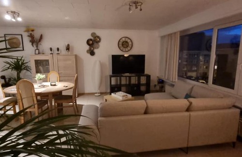 Deurne Apartamento | SUPERB APPARTEMENT WITH 3 BED ROOMS IN ANTWERPEN