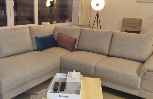 Deurne Apartamento | SUPERB APPARTEMENT WITH 3 BED ROOMS IN ANTWERPEN