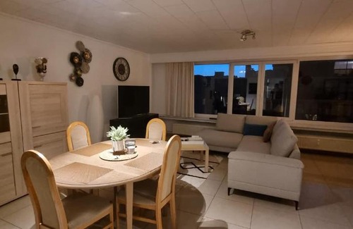 Deurne Apartamento | SUPERB APPARTEMENT WITH 3 BED ROOMS IN ANTWERPEN