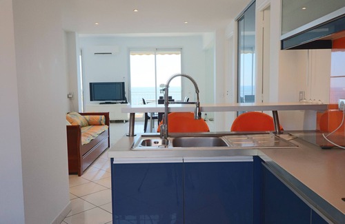 Cannes City Centre Apartamento | En la playa con magníficas vistas al mar, amplias y cerca del centro de Cannes