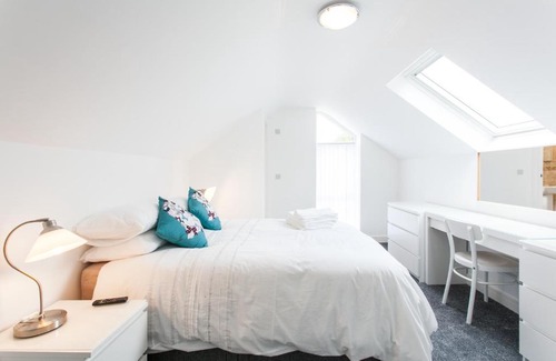 Llandaff Apartamento | Superb Detached Coach House in Peaceful Location!