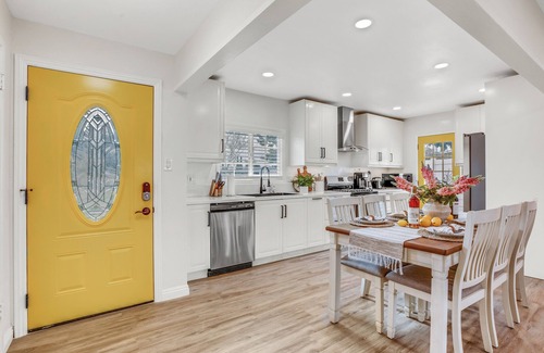 Sherwood Forest and Thistle Development Casa | Superb Disneyland Oasis: Outstanding Beauty