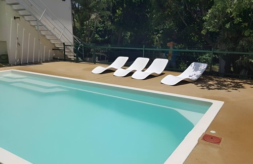 Tamarin Casa | Superb family or friends house with swimming pool, beach and nearby shops.