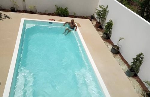 Tamarin Casa | Superb family or friends house with swimming pool, beach and nearby shops.