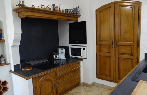 Entraigues-sur-la-Sorgue Villa | ESTUPENDA VILLA DE 140m² CON PISCINA - 6 PERSONAS + 1 BEBÉ - TOTALMENTE CON AIRE ACONDICIONADO
