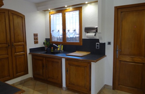 Entraigues-sur-la-Sorgue Villa | ESTUPENDA VILLA DE 140m² CON PISCINA - 6 PERSONAS + 1 BEBÉ - TOTALMENTE CON AIRE ACONDICIONADO