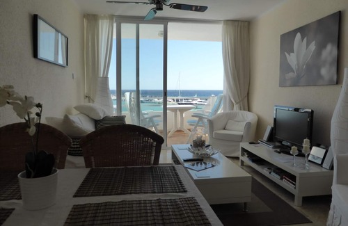 Santa Ponsa Apartamento | Superb Front Line Apartment with fantastic sea views
