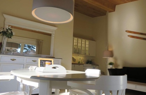 Raissac-sur-Lampy Casa | Magnífica casa de vacaciones para 2 personas con impresionantes vistas y acceso a la piscina.