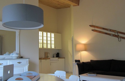 Raissac-sur-Lampy Casa | Magnífica casa de vacaciones para 2 personas con impresionantes vistas y acceso a la piscina.