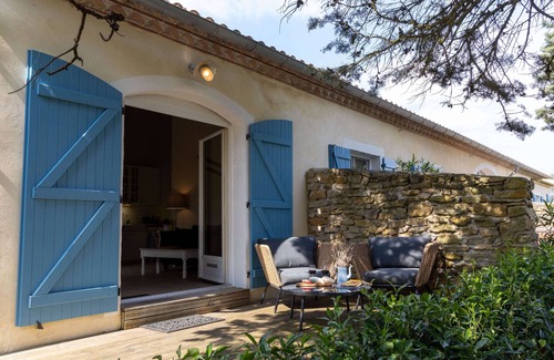 Raissac-sur-Lampy Casa | Magnífica casa de vacaciones para 2 personas con impresionantes vistas y acceso a la piscina.