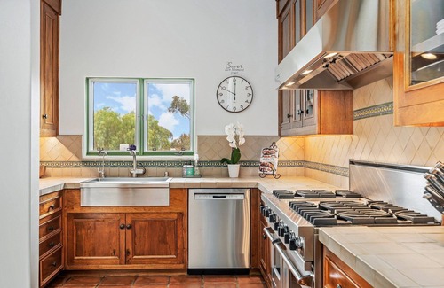 Laguna Condominio | Superb La Vida Riviera 2 BD 2BA Gorgeous Riviera Views, Walk Everywhere!