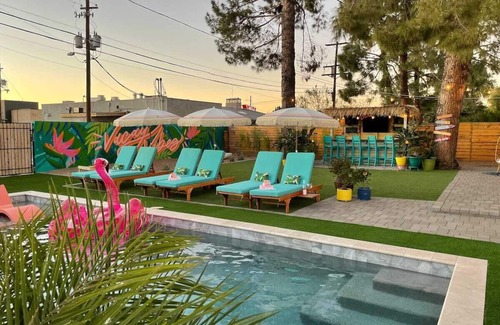 Arcadia Lite Casa | SUPERB LOCATION! Close to Superbowl & Scottsdale - Heated Pool- TikiBar & Gym