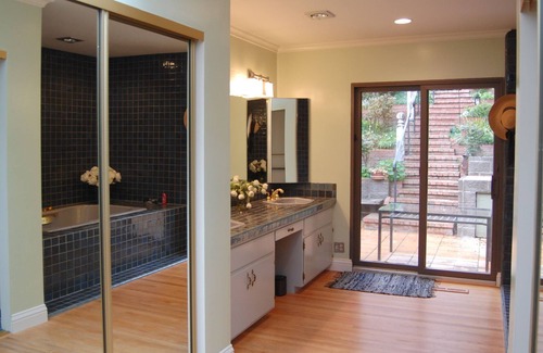 Mill Valley Casa | Excelente ubicación. Espaciosa, abierta y acogedora casa con piscina / sauna. Zip a SF