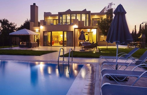 Kolymbia Villa | Lindos Desiny Luxury Villa Trapezia con enorme piscina privada, vistas al mar y gimnasio.